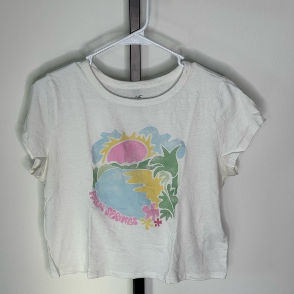 Hollister Pink and White Crop Top with Artistic Graphic - Picture 2 of 5
